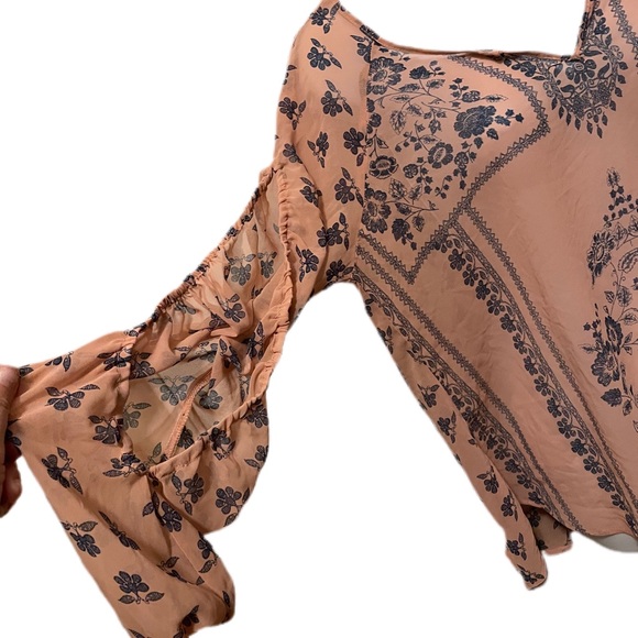 Unity World Wear top - Picture 3 of 9